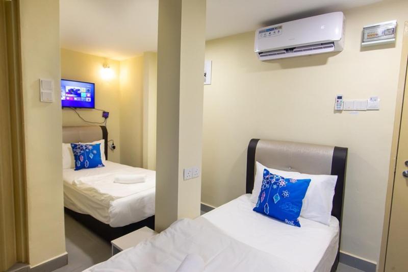 Southern Tip Hotel Pontian Kecil Exterior photo