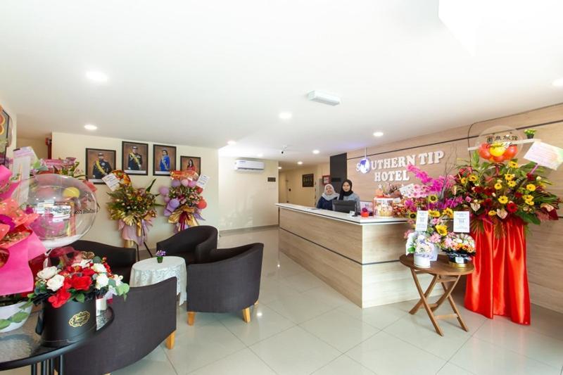 Southern Tip Hotel Pontian Kecil Exterior photo